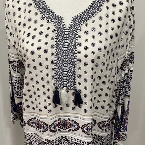 Elegant Navy and White Women's Tunic Top - Picture 2 of 5